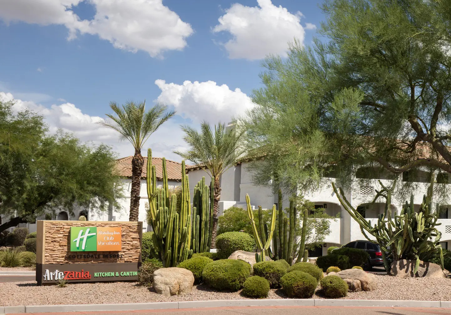 HI Scottsdale Resort Arizona Vacation Rental 1/2 BDRM 2026-2027
