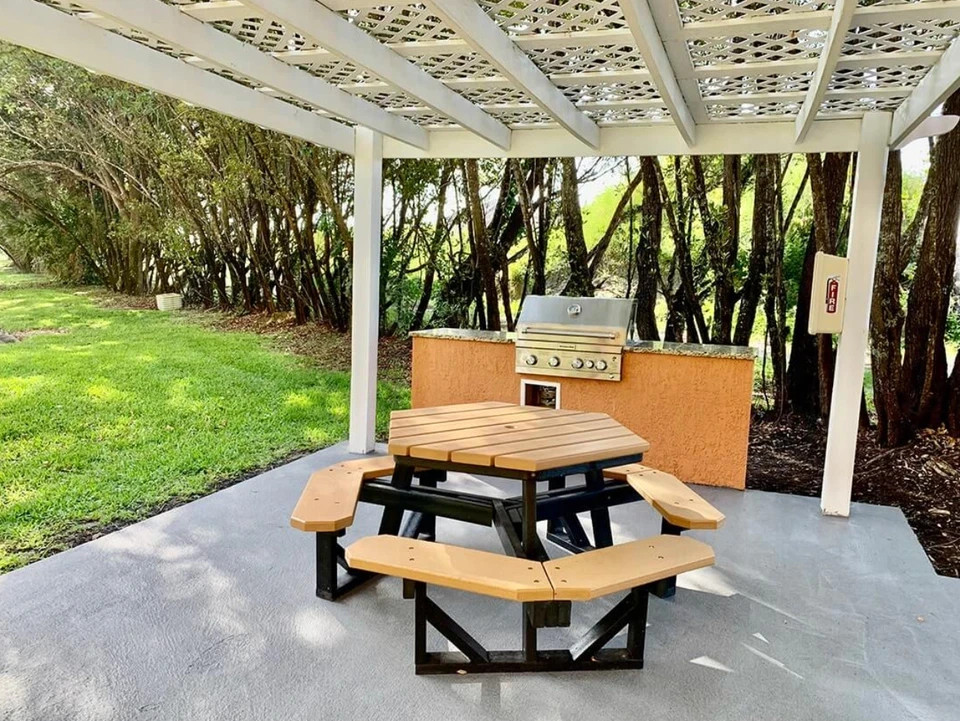 NOV DEC WEEKS~Vacation Village at Bonaventure ~South FL~2 BR CONDO