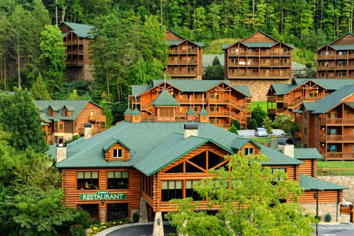 Westgate Smoky Mountain Resort & Waterpark, Gatlinburg, TN 11/30 – 12/7