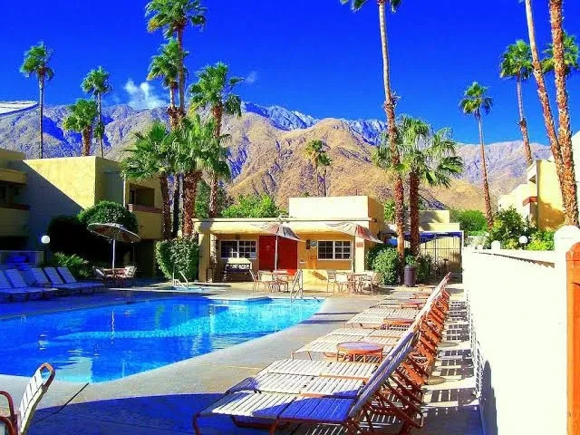 Desert Vacation Villas, Palm Springs 2 BR/2 Ba Starting @ $1090.00