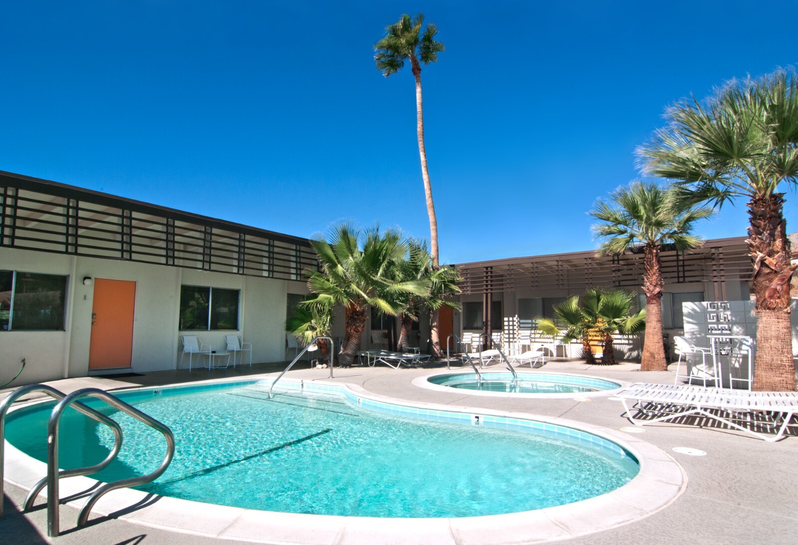 Palm Springs, California Mid-Century Vacation Rentals — Studio, 1BR, 2BR Suites
