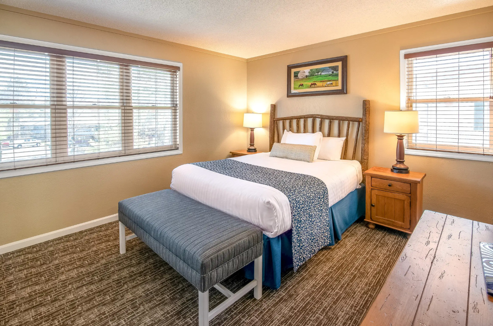 Oak n’ Spruce Resort ~ South Lee MA ~ 1BR Sleeps 4~7Nts ~ Weekly Rental 2024/25