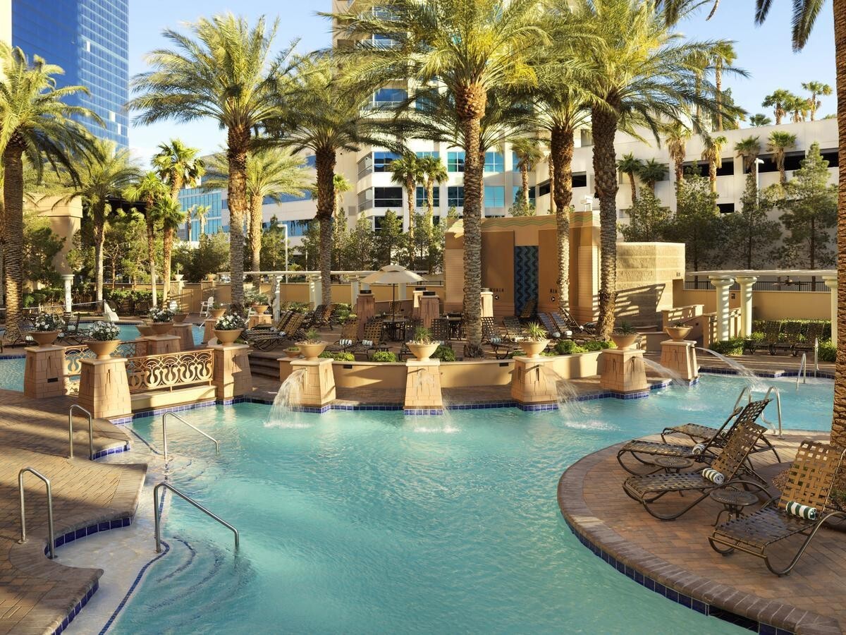 HILTON GRAND VACATIONS ON THE BOULEVARD – 1BR SELECT DATES