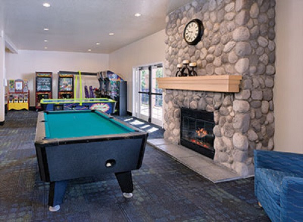 CHRISTMAS @ Worldmark Anaheim-Dolphins Cove, CA: 12/19/26-12/26/26 DISNEYLAND!