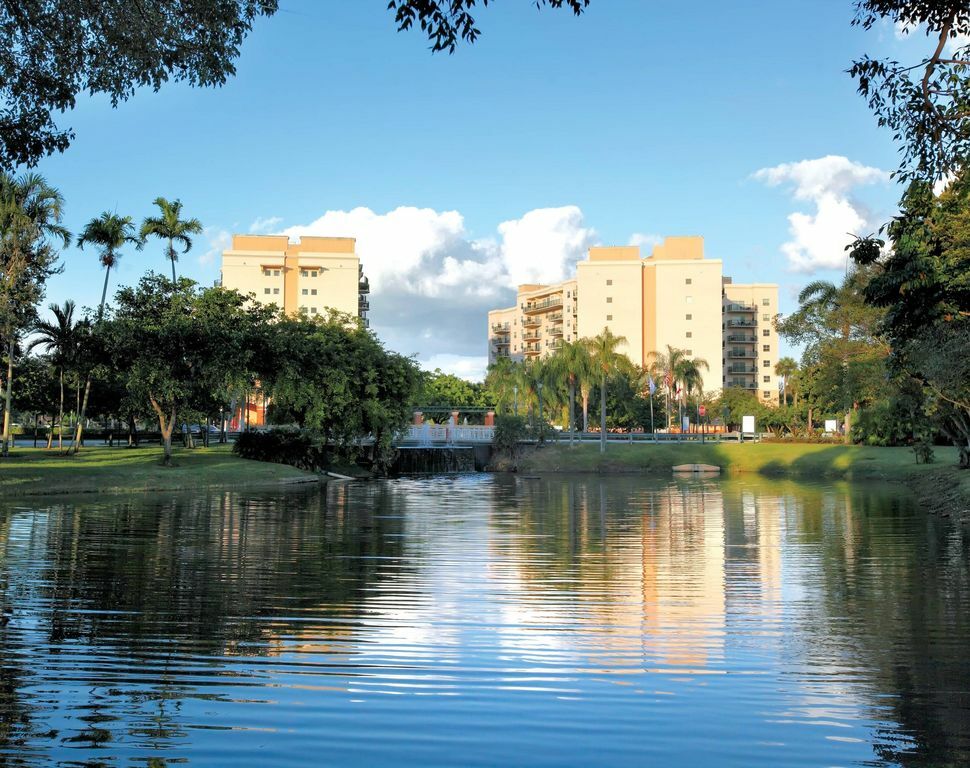Ft Lauderdale 10 day golf vacation 11/04 – 11/14. 4 bdrm Presidential sleeps 12